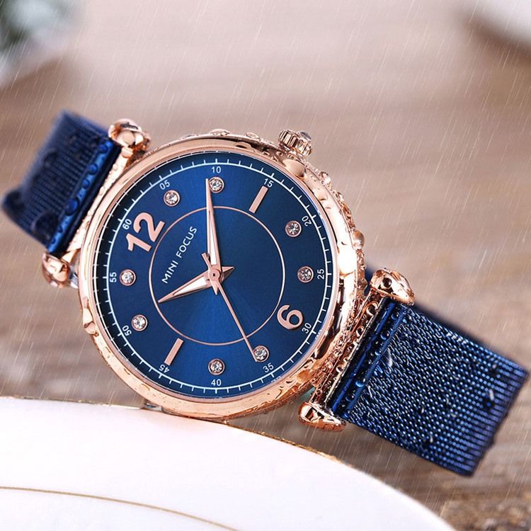 Montre Classique En Acier À Quartz Avec Strass Pour Femme