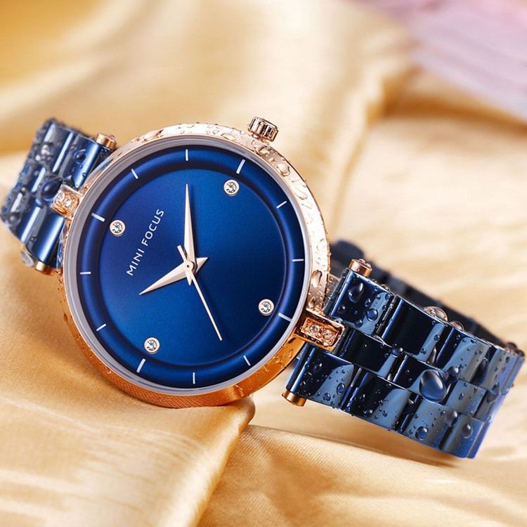 Montre Classique En Acier À Quartz Étanche Avec Strass Pour Femme