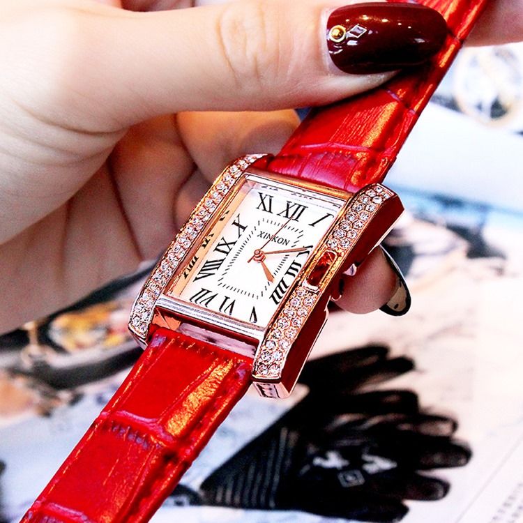 Montre Pour Femme Avec Bracelet En Cuir À Strass Carré