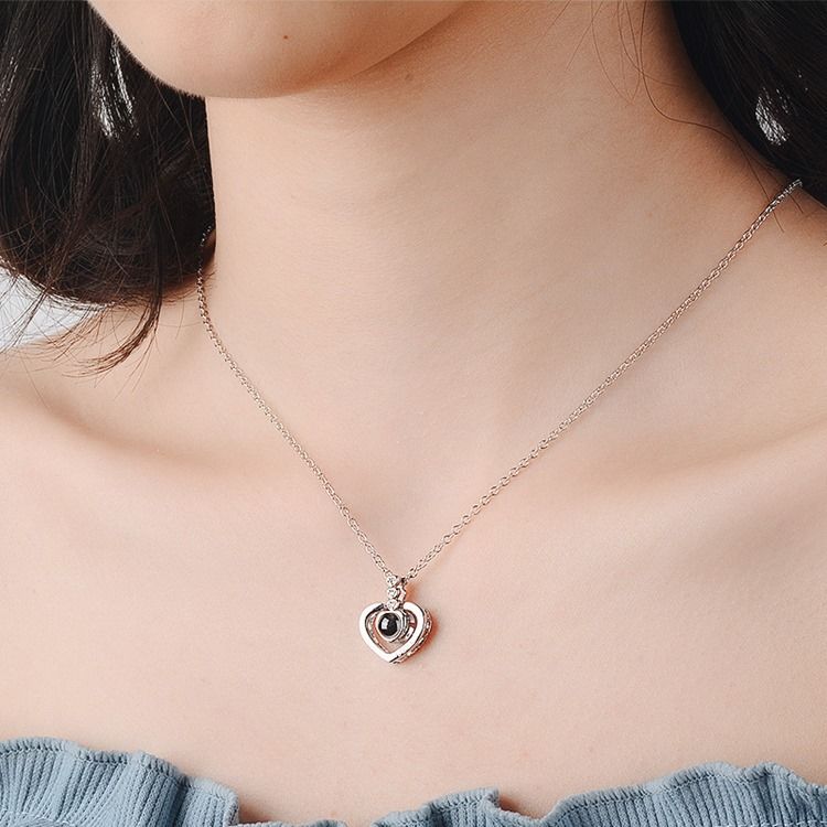 Collier Lettre En Forme De Coeur