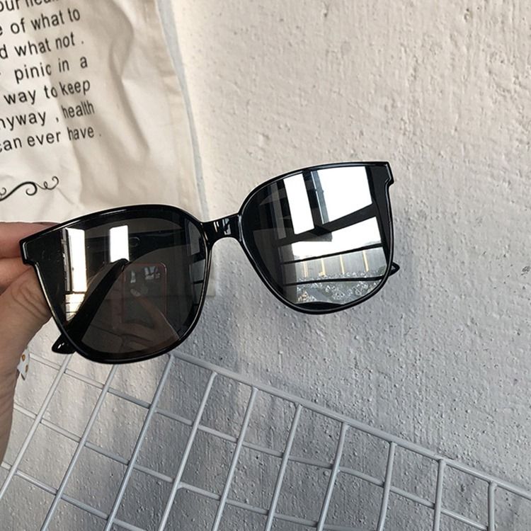 Lunettes De Soleil À Breloques En Polycarbonate À La Mode Pour Femmes