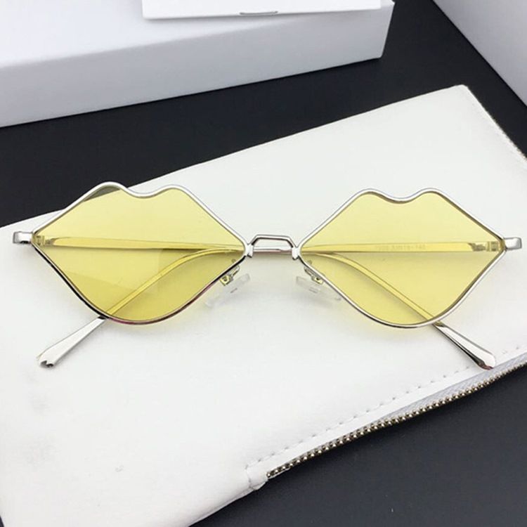 Lunettes De Soleil Pour Femmes Avec Breloque En Résine