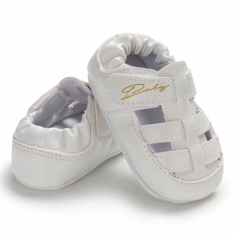 Chaussures De Bébé Creuses Unies