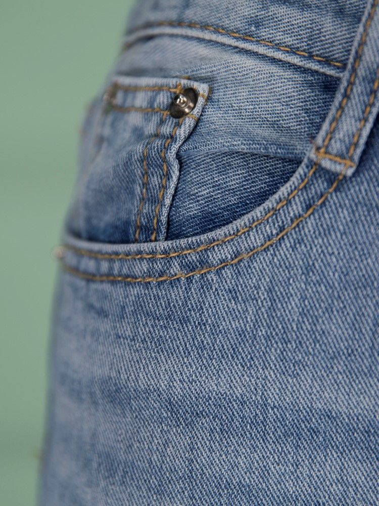 Jeans Pour Femmes À Trou Mince Et À La Cheville