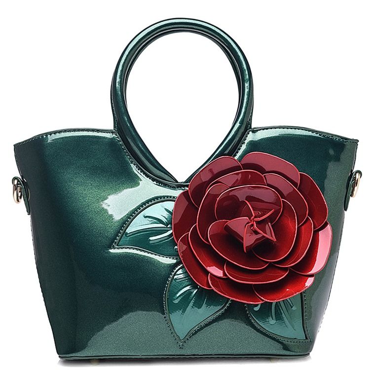 Sac À Main Décoré De Fleurs Vives Et Féminines