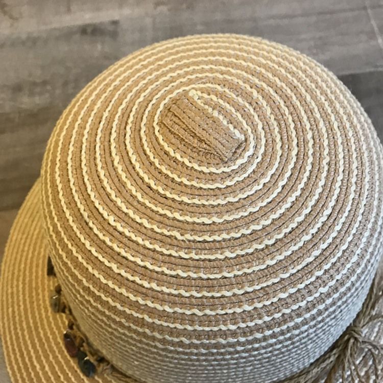 Chapeau À Rayures En Coquillage Pour Femme