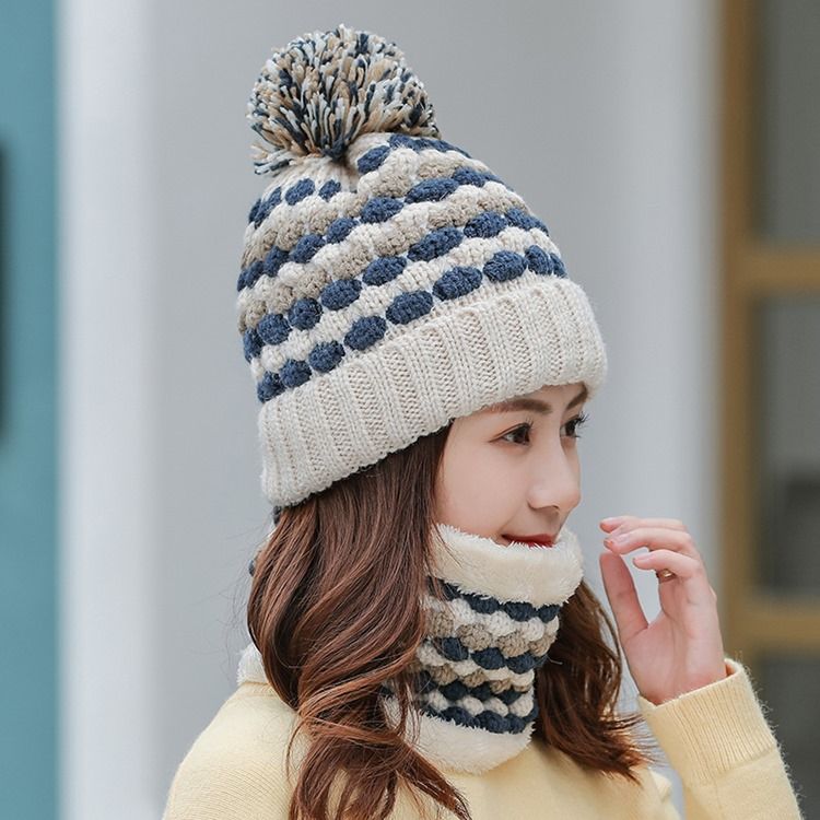 Chapeaux De Printemps Tricotés À Pompons Pour Femmes