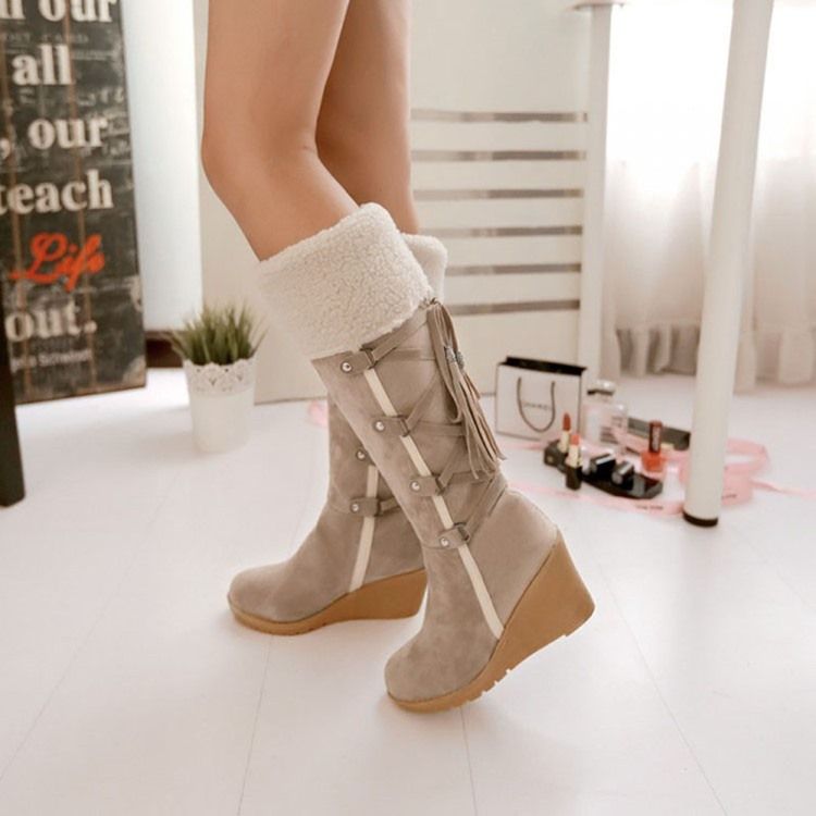 Bottes Hautes Pour Femmes Avec Glands Pour Jolie Fille