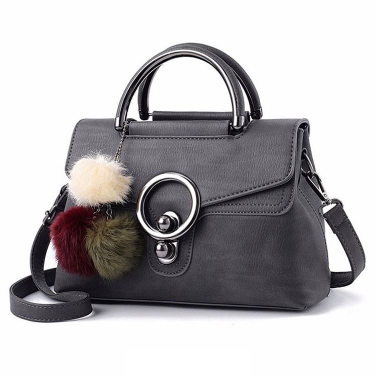 Sac À Bandoulière Avec Pendentif Boule En Peluche De Couleur Unie