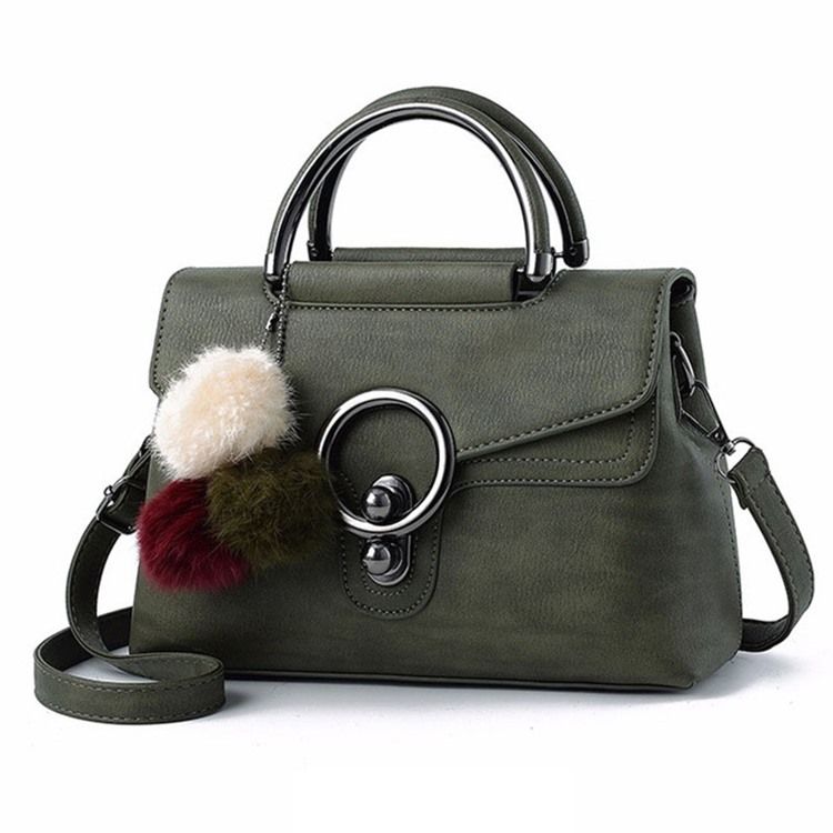 Sac À Bandoulière Avec Pendentif Boule En Peluche De Couleur Unie