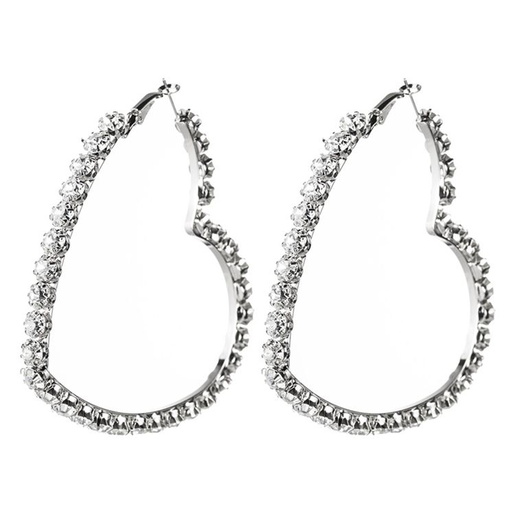 Boucles D'oreilles De Fête En Forme De Cœur En Diamant