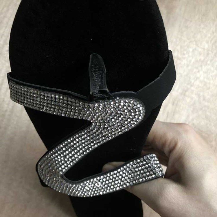 Sandales Plates Pour Femmes À Talons Carrés Et À Enfiler En Strass