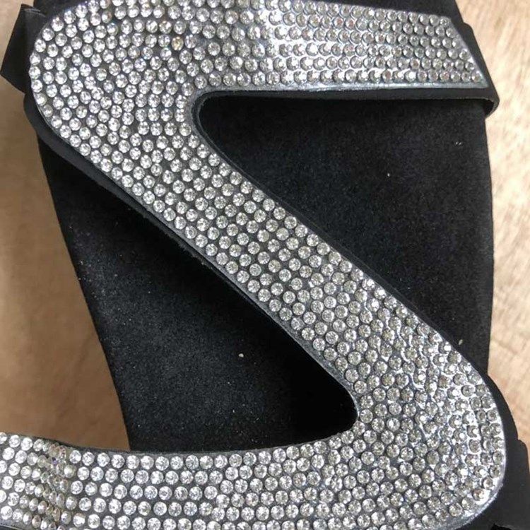 Sandales Plates Pour Femmes À Talons Carrés Et À Enfiler En Strass